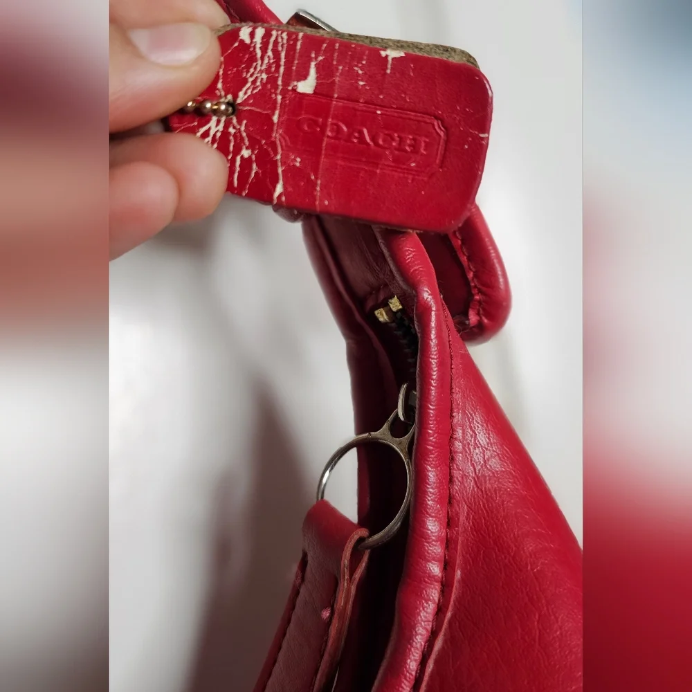 Vintage Coach Soho Red Leather Baguette / Hobo Bag (No. L4C-9956) - Picture 9 of 16